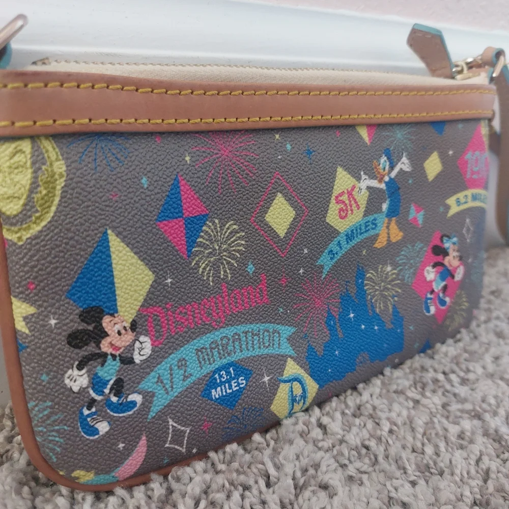 NEW Dooney & Bourke runDisney Marathon Running Wallet - Disney Wristlet - Picture 2 of 8